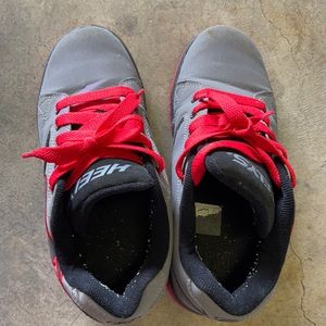 Youth shoes with wheel